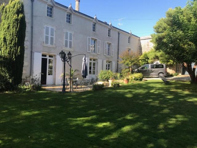 Mazette! Le Chateau Niort Buitenkant foto