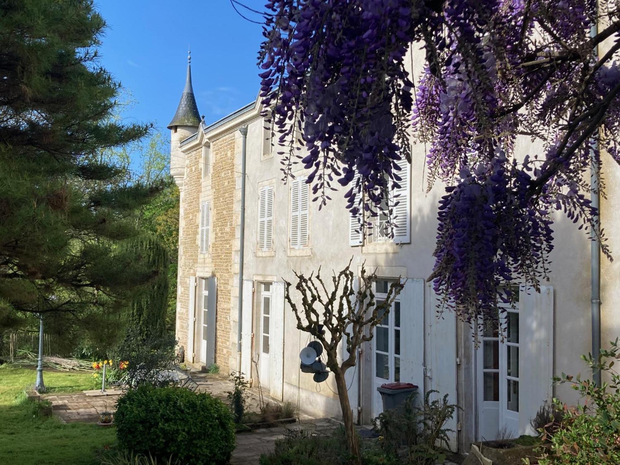 Mazette! Le Chateau Niort Buitenkant foto