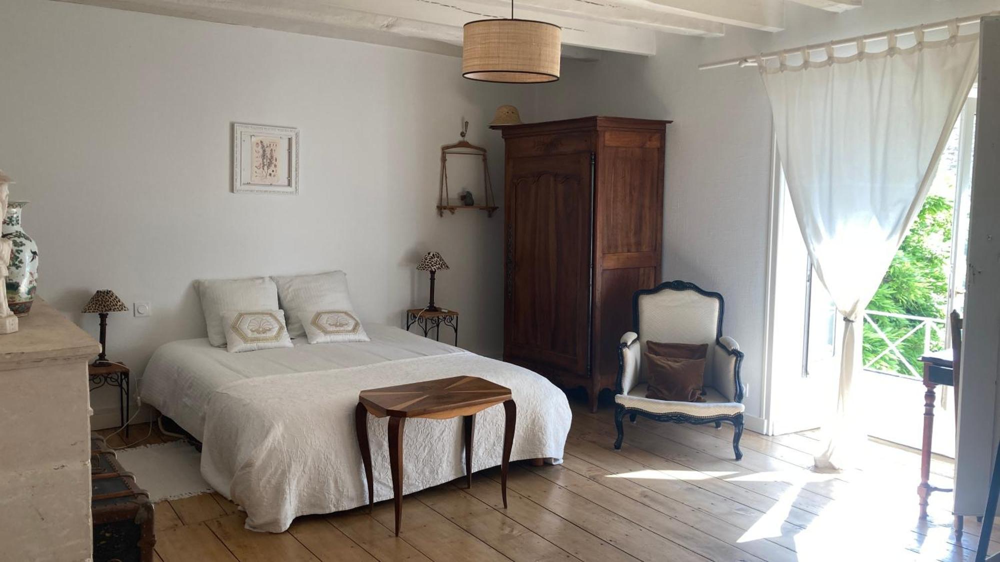 Mazette! Le Chateau Bed and Breakfast Niort Buitenkant foto